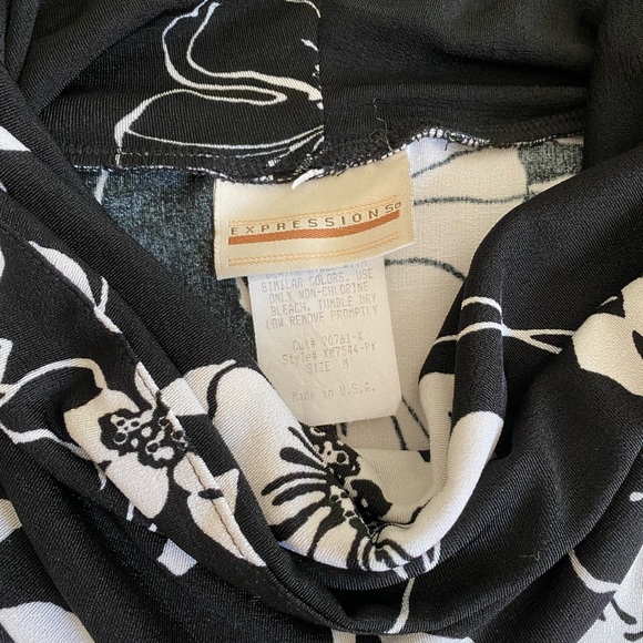 Expressions Hawaiian Dress - Picture 5 of 5